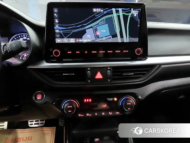 Kia The New K3 2nd generation 2023 Белый из Кореи, фото 3