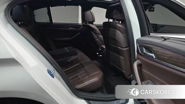 BMW 5 Series (G30) 2019 Белый из Кореи, фото 3