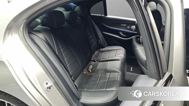 Mercedes-Benz E-Class W213 2023 Серебристо-серый из Кореи, фото 3