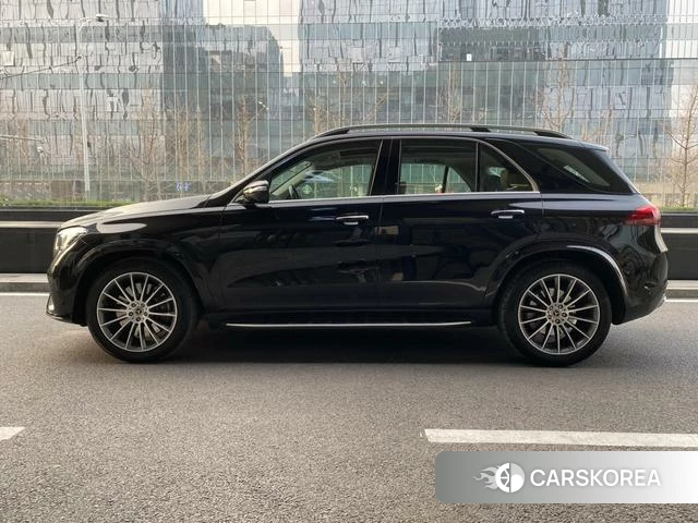 Mercedes-Benz GLE (import) 2023 Черный из Китая, фото 3