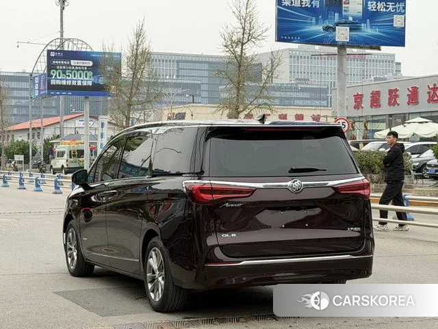 Buick GL8 2021 Красный из Китая, фото 3