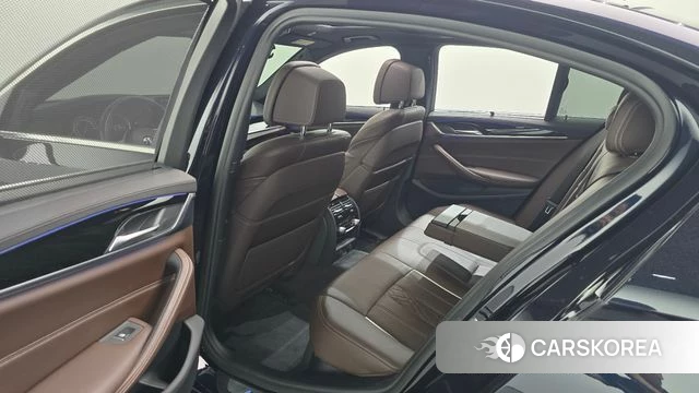 BMW 5 Series (G30) 2018 Черный из Кореи, фото 3