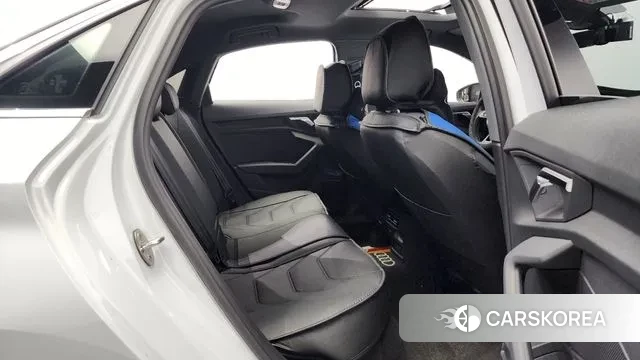 Audi A3 (8Y) 2023 Белый из Кореи, фото 3