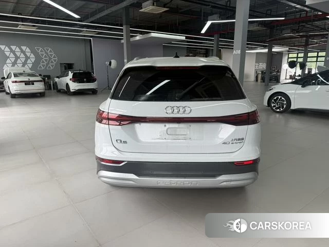 Audi Q5 e-tron 2025 Белый из Китая, фото 3