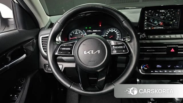 Kia Seltos 2022 Белый из Кореи, фото 3