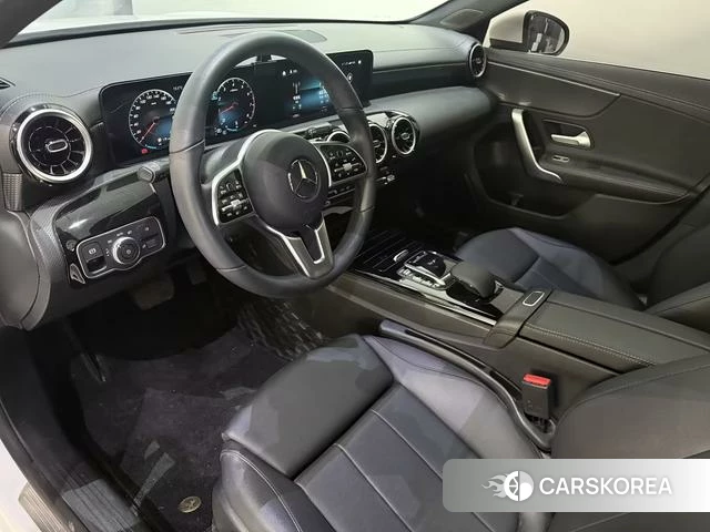 Mercedes-Benz Class A 2023 Белый из Китая, фото 3