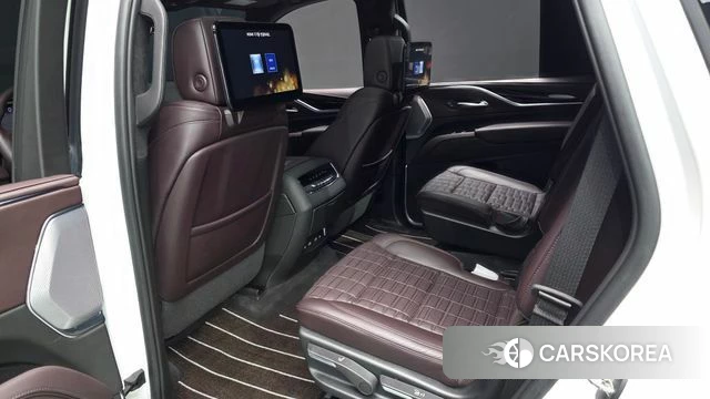 Cadillac Escalade 5th Generation 2023 Белый из Кореи, фото 3