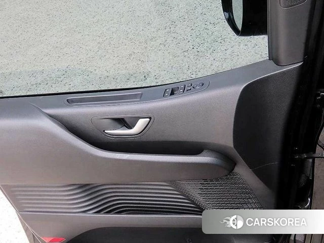 Hyundai Staria 2023 Черный из Кореи, фото 3