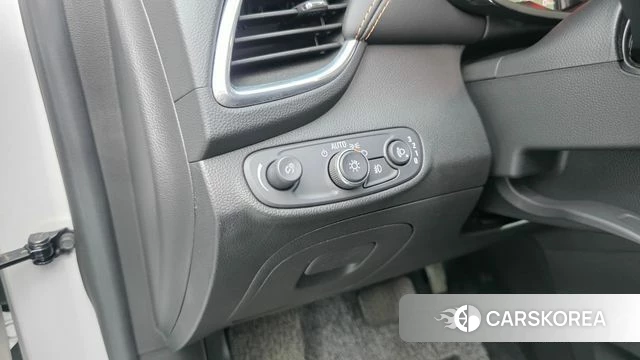 Chevrolet (GM Daewoo) The New Trax 2020 Белый из Кореи, фото 3