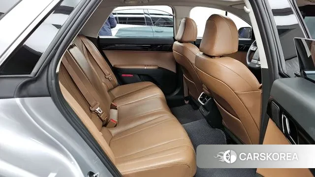 Hyundai Grandeur (GN7) 2023 Серебристо-серый из Кореи, фото 3