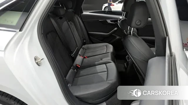 Audi A4 (B9) 2021 Белый из Кореи, фото 3