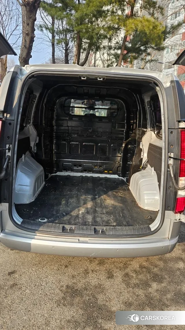 Hyundai Staria 2021 Серебристо-серый из Кореи, фото 3