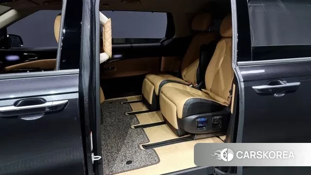 Kia Carnival 4th generation 2023 Черный из Кореи, фото 3