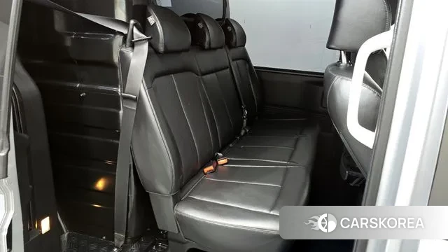 Hyundai Staria 2022 Серебряный из Кореи, фото 3