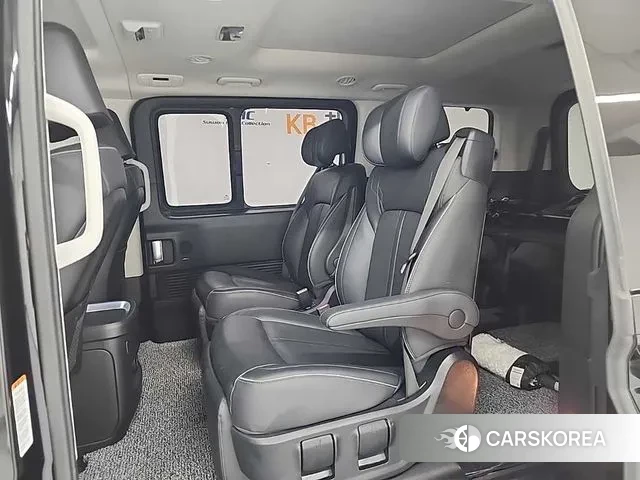 Hyundai Staria 2021 Черный из Кореи, фото 3