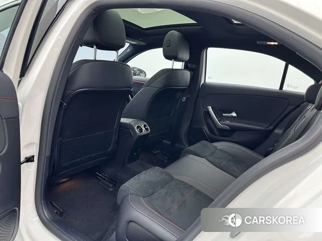 Mercedes-Benz Class A 2024 Белый из Китая, фото 3