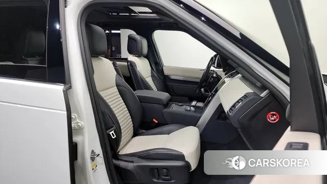 Land Rover Discovery 5 2022 Белый из Кореи, фото 3