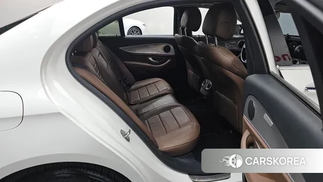 Mercedes-Benz E-Class W213 2018 Белый из Кореи, фото 3