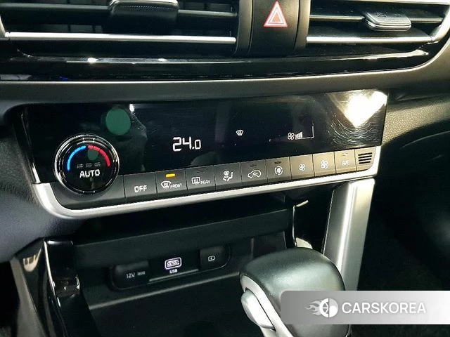 Kia Seltos 2021 Черный из Кореи, фото 3