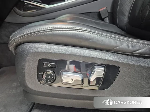 BMW X7 (G07) 2021 Белый из Кореи, фото 3