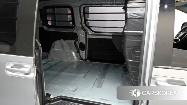 Hyundai Staria 2021 Серебряный из Кореи, фото 3