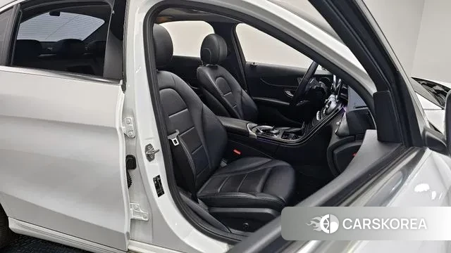 Mercedes-Benz C-Class W205 2018 Белый из Кореи, фото 3