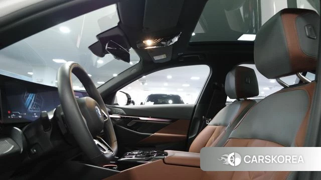 BMW 5 Series (G60) 2025 Белый из Кореи, фото 3