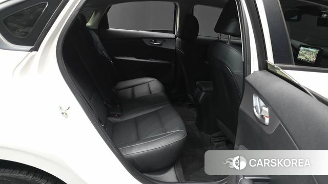 Kia The New K3 2nd generation 2021 Белый из Кореи, фото 3