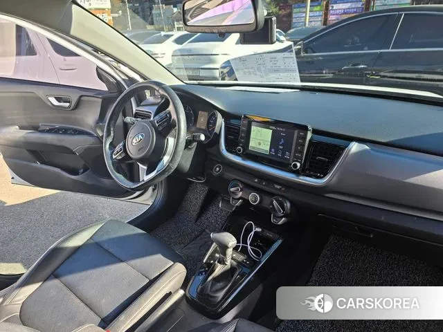 Kia Stonic 2018 Белый из Кореи, фото 3