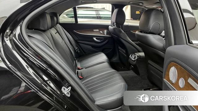 Mercedes-Benz E-Class W213 2019 Черный из Кореи, фото 3