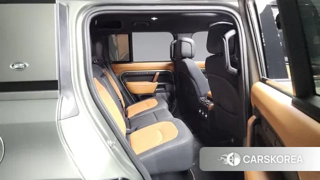 Land Rover Defender (L663) 2024 Темно-зеленый из Кореи, фото 3