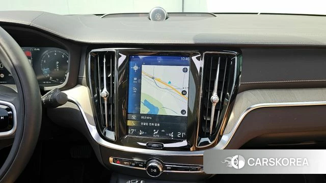 Volvo S60 3rd generation 2019 Белый из Кореи, фото 3