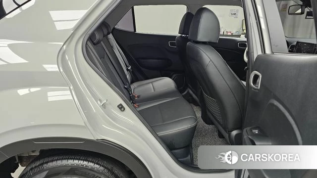 Hyundai Venue 2022 Серебристо-серый из Кореи, фото 3