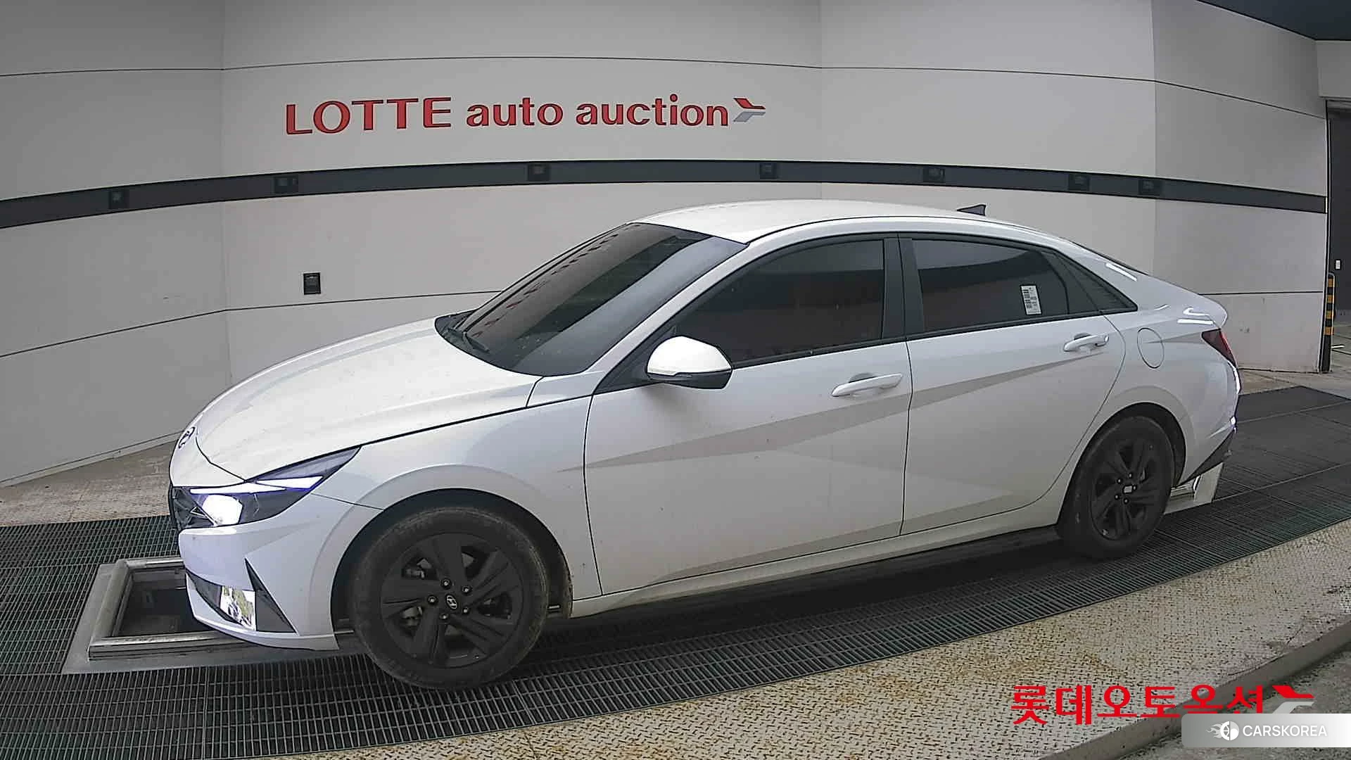Hyundai Avante 2023 Atlas White из Кореи, фото 3