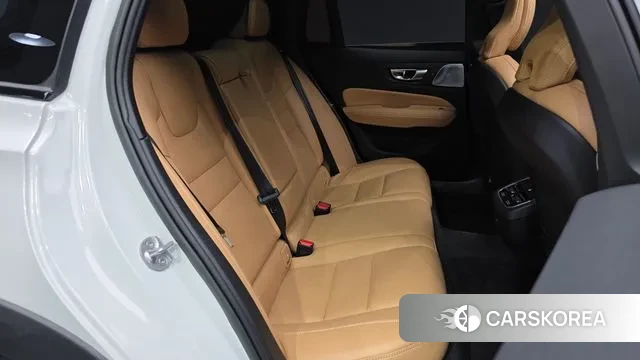 Volvo V60 Cross-Country 2nd Generation 2022 Белый из Кореи, фото 3