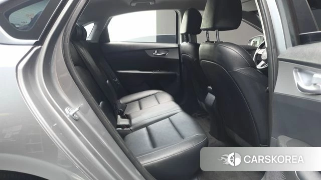 Kia The New K3 2nd generation 2022 Серебристо-серый из Кореи, фото 3