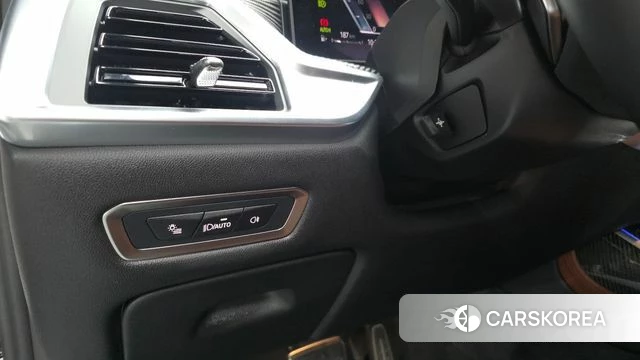 BMW X7 (G07) 2025 Белый из Кореи, фото 3