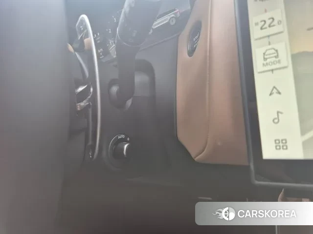 Land Rover Range Rover Velar 2025 Темно-зеленый из Кореи, фото 3