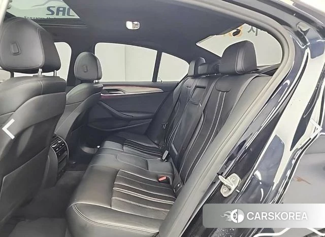 BMW 5 Series (G30) 2018 Черный из Кореи, фото 3