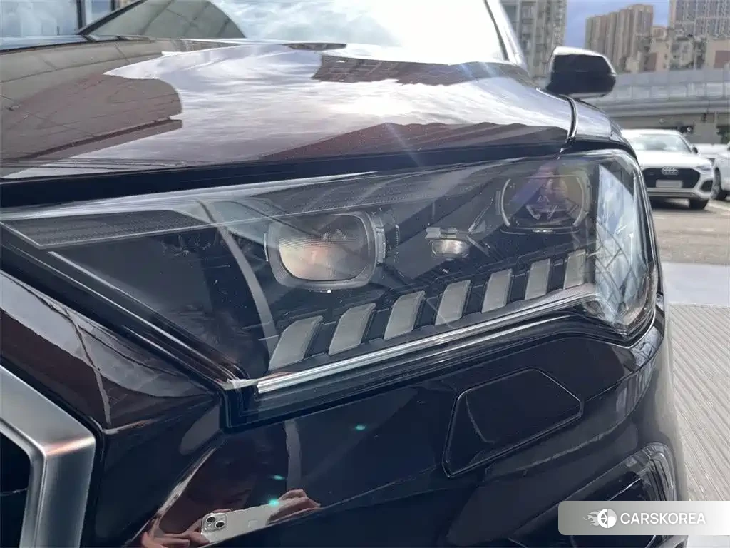 Audi Q7 2023 Champagne/brown из Китая, фото 3