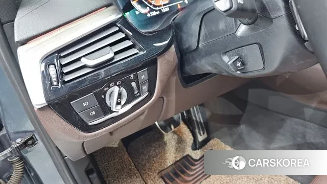 BMW 5 Series (G30) 2020 Серый из Кореи, фото 3