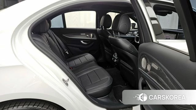 Mercedes-Benz E-Class W213 2022 Белый из Кореи, фото 3