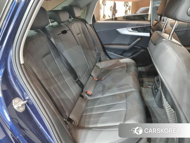 Audi A4 (B9) 2023 Синий из Кореи, фото 3