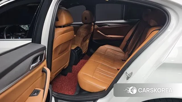 BMW 5 Series (G30) 2018 Белый из Кореи, фото 3