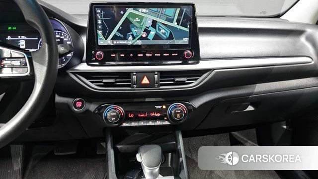 Kia The New K3 2nd generation 2021 Белый из Кореи, фото 3