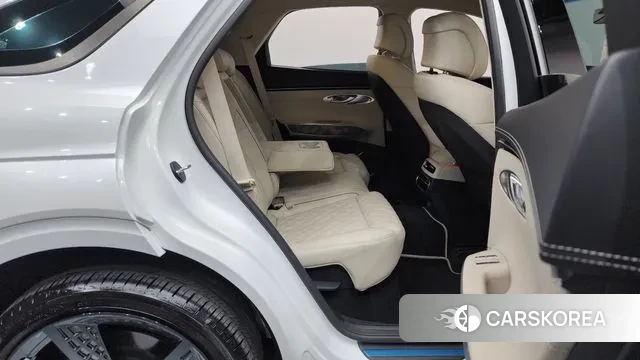 Genesis GV70 2023 Белый из Кореи, фото 3