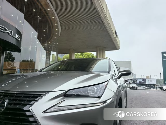 Lexus NX 2021 Серебристо-серый из Китая, фото 3