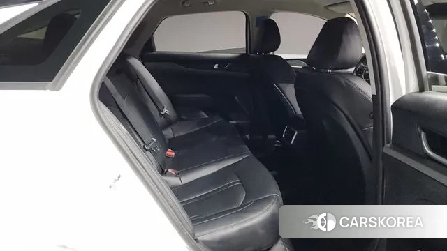 Kia The New K5 3rd generation 2025 Белый из Кореи, фото 3