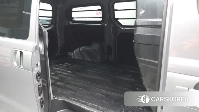 Hyundai The New Grand Starex 2021 Серебристо-серый из Кореи, фото 3