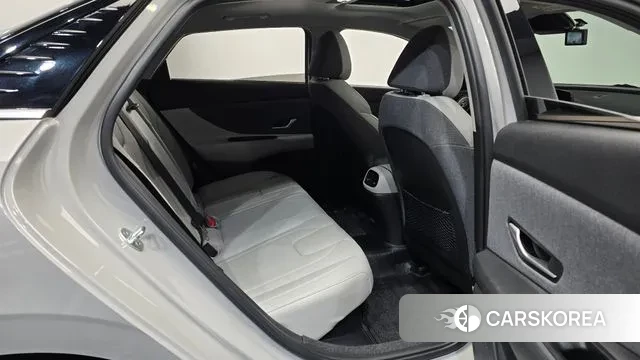 Hyundai Avante Hybrid (CN7) 2022 Серебристо-серый из Кореи, фото 3